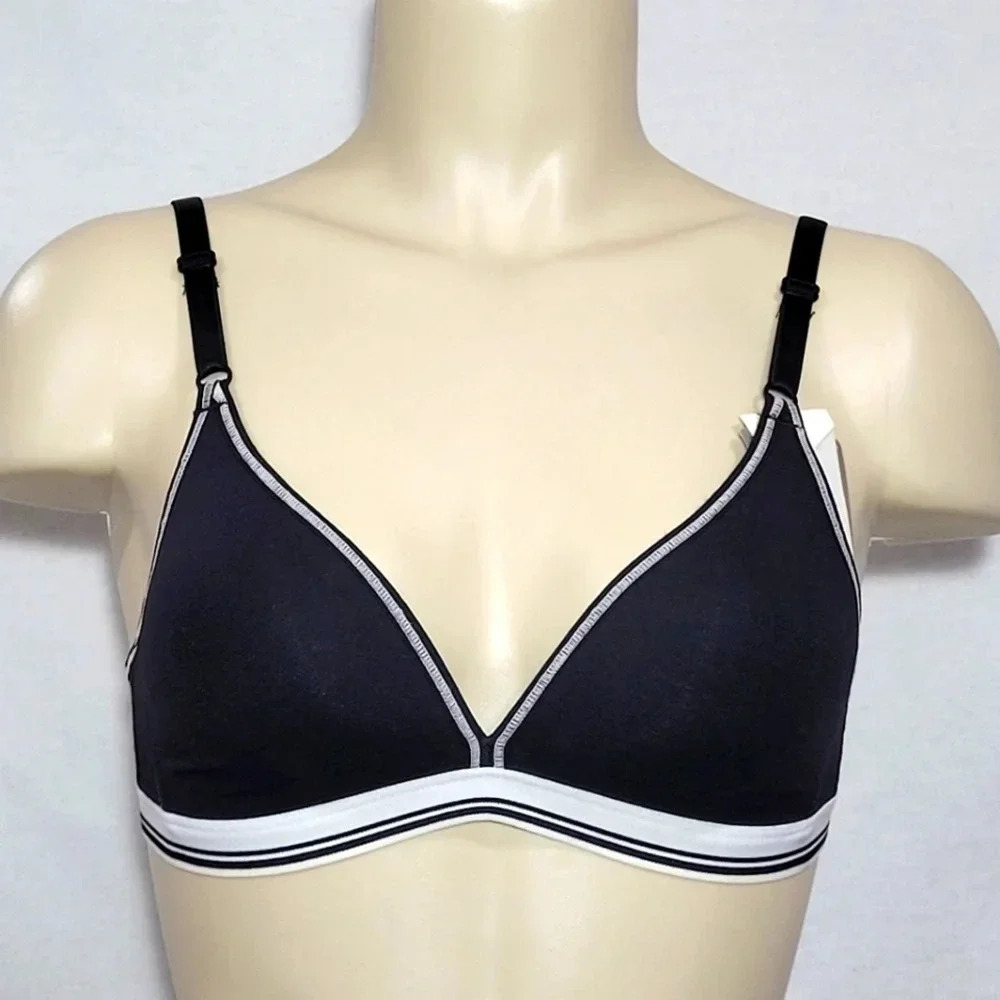 34C‎ Hanes HC47 Cotton Stretch Wire Free T-Shirt Bra Black NWT